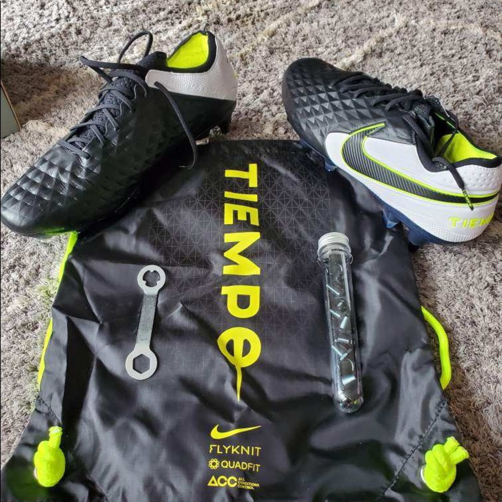 NEW Nike Tiempo soccer cleats - size 12